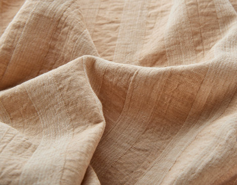 Bio-Crinkle Stoff mit 177 g/m² aus farbig gewachsener kbA Baumwolle von Cotonea fabrics