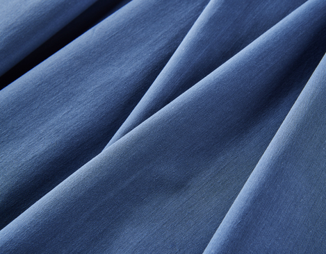 Bio-Feinsatin Stoff aus kbA Baumwolle mit 119 g/m² in Steinblau von Cotonea fabrics